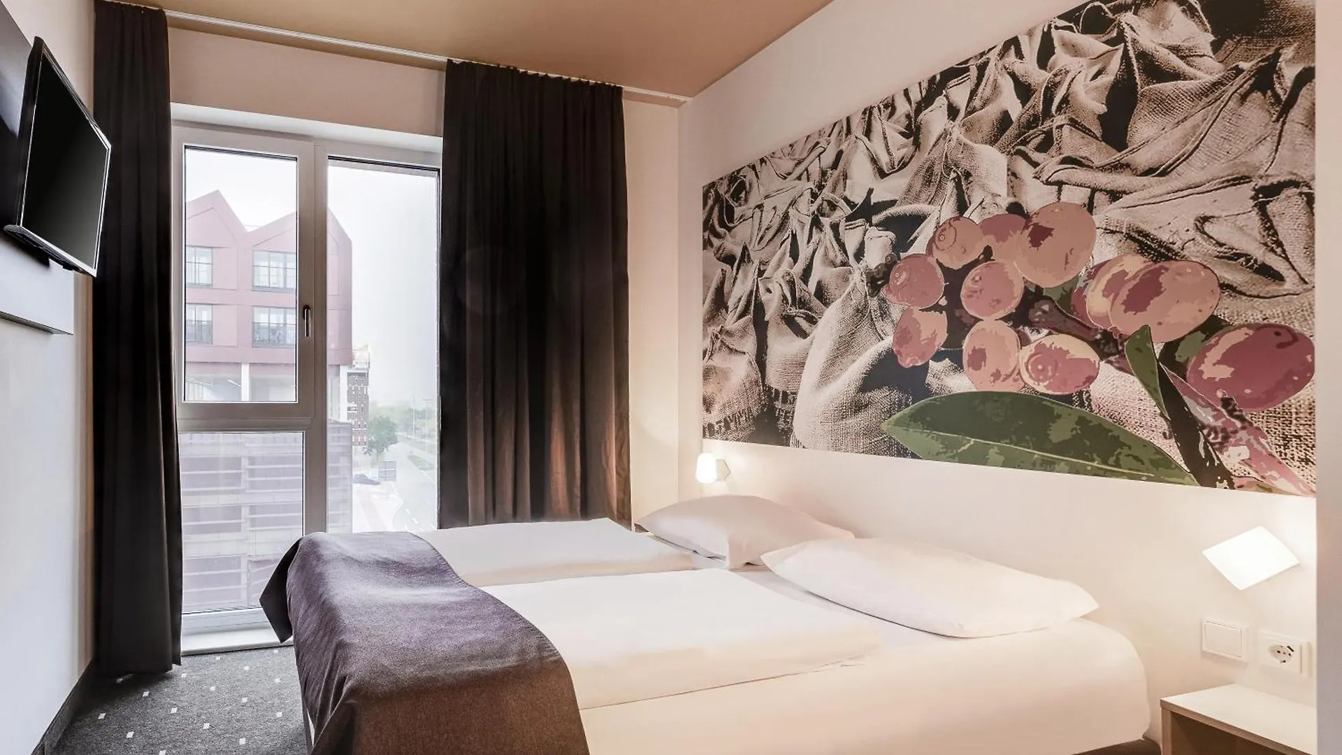 B&B Hotel Bremen-Ueberseestadt 2*, Бремен